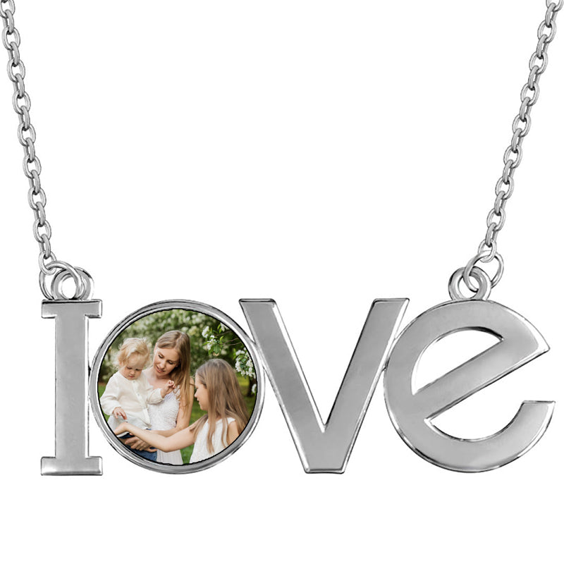Personalized Heart Locket Necklace,Heart Locket Necklace with Photo,Custom Engraved Heart Locket Necklace,Gift for Mom,Birthday Gift for Her