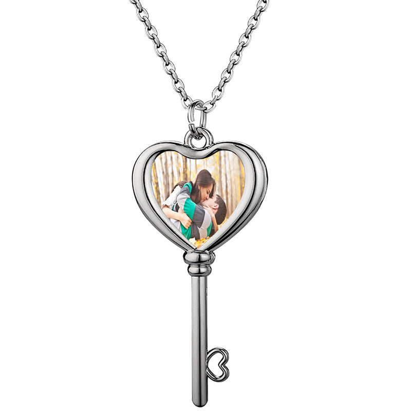 Personalized Name Disc Pendant Necklace Plated Custom Script Minimalist Name Necklace Signature Disk Necklace For Women Ideal Meaningful Birthday/Christmas Gift