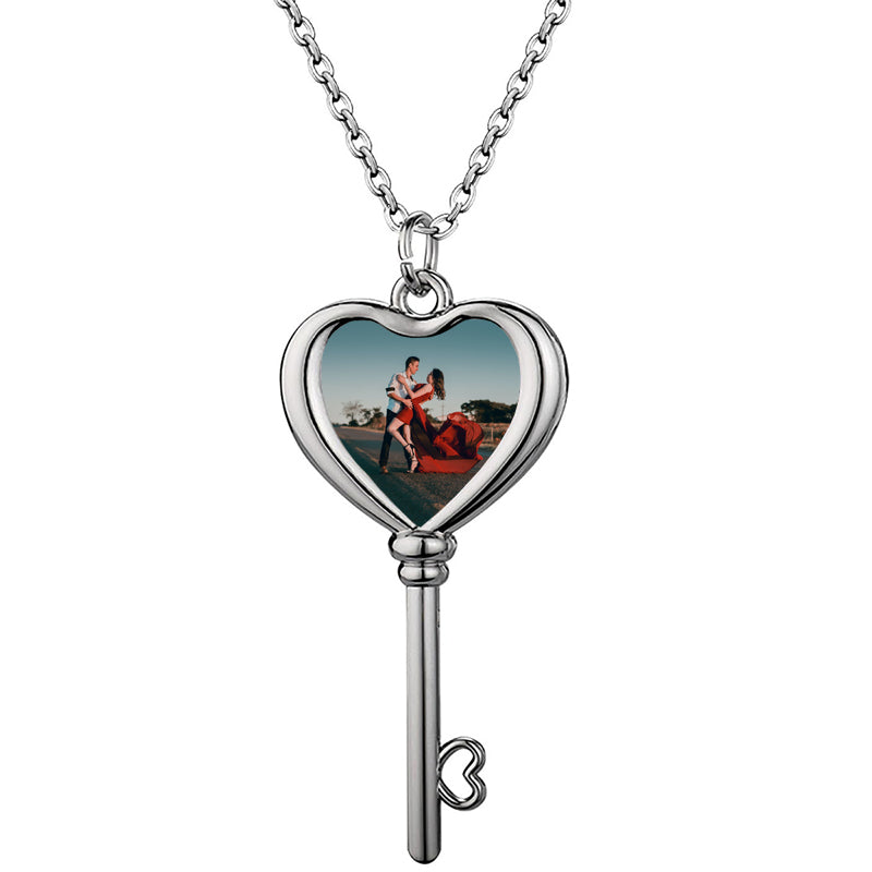 Custom Photo Heart Necklace, Personalized Vintage Memorial Picture Locket Necklace with Totem, Keepsake Jewelry Gifts for Mom/Wife/Women